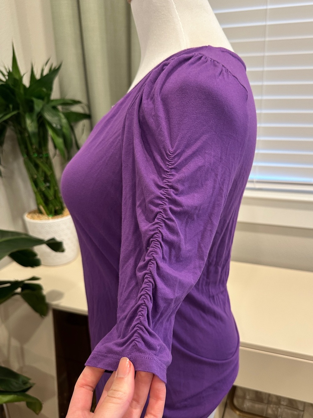 White House Black Market Purple V-Neck Puff Sleeve Top - Picture 3 of 8